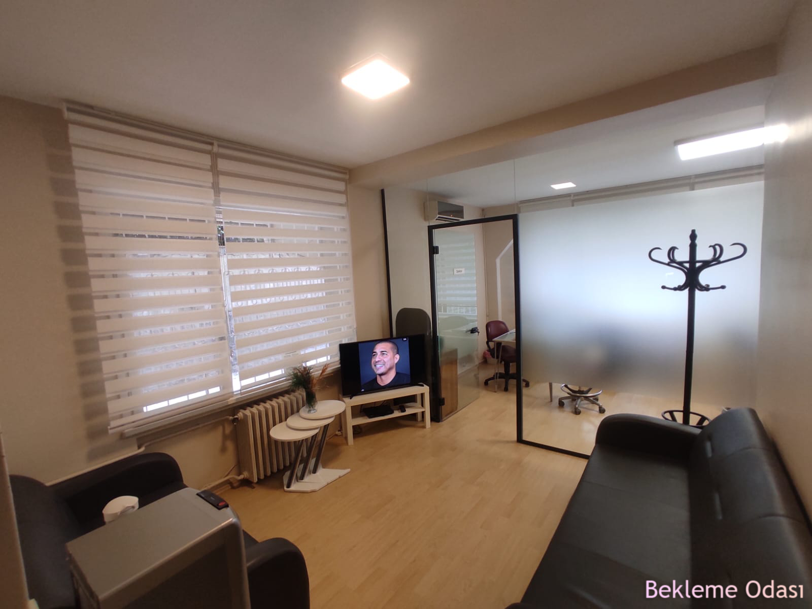Dt.Suleyman Koçak Diş Kliniği Bekleme Odası